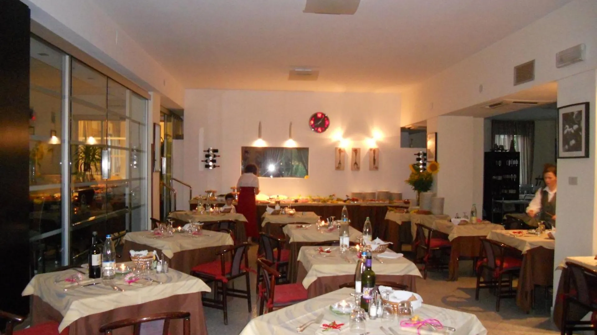 Hotel King Marina di Pietrasanta 3*,  Italy
